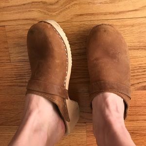 Closed-Toe Leather and Wood Swedish Clogs